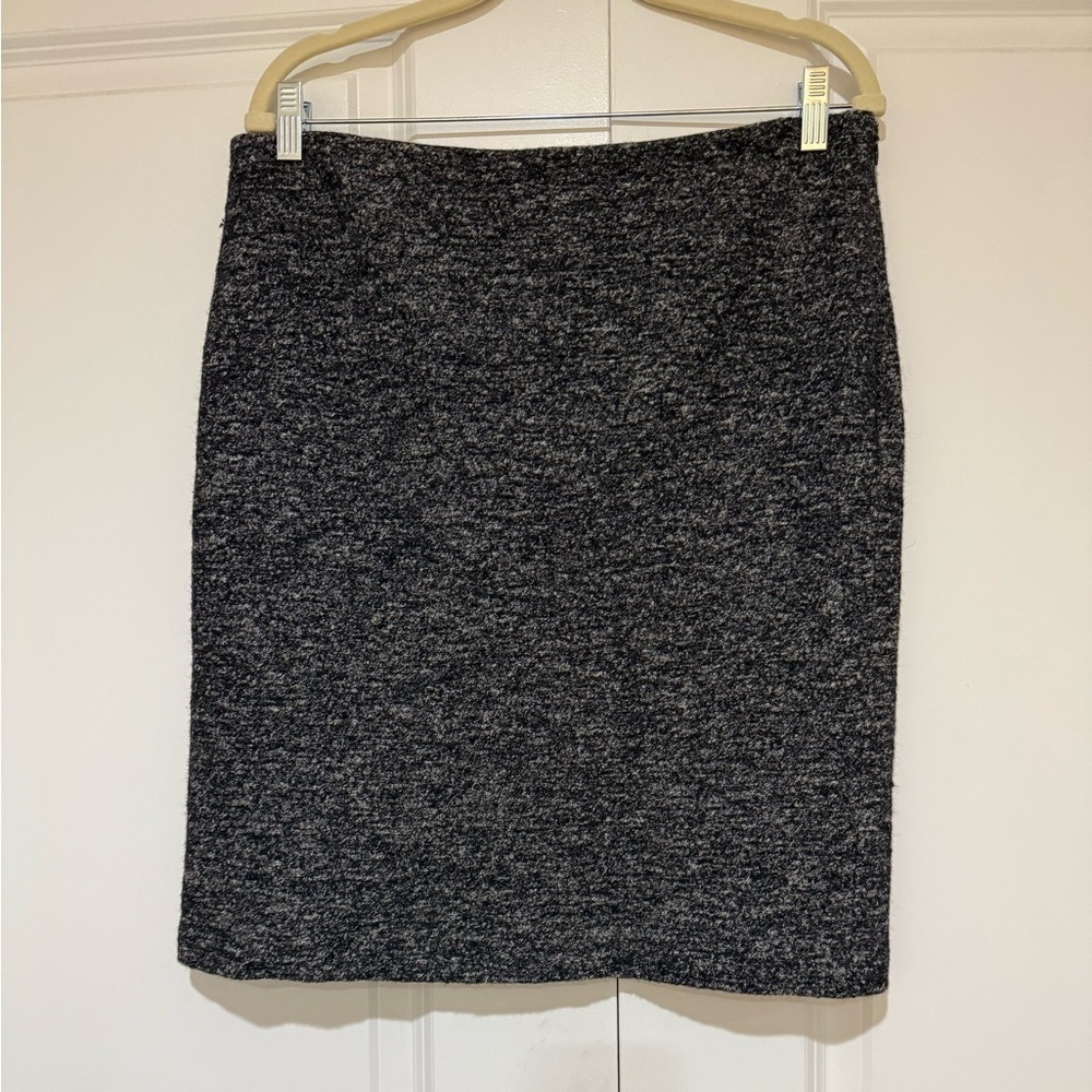 Ann Taylor woman’s skirt 12 Petite wool blend